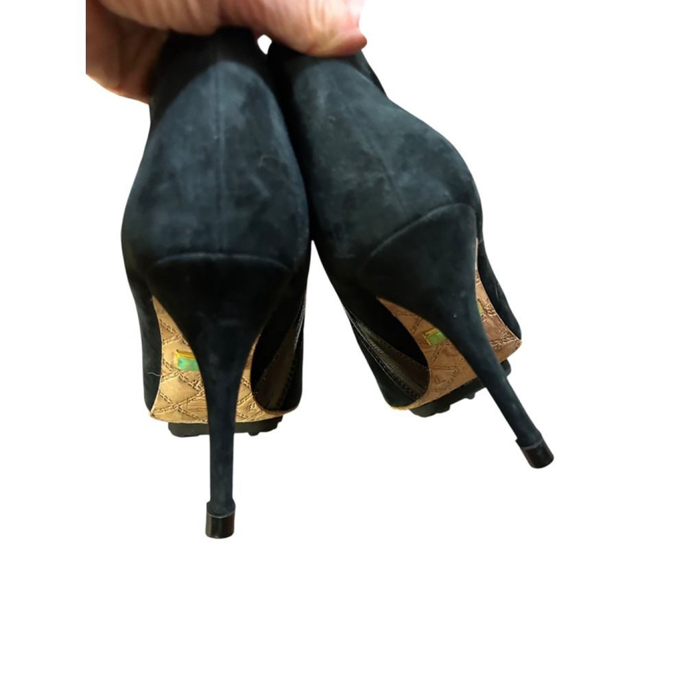 Women's L.A.M.B. Black Suede Cutout Heels Size 7.5 with Gold Zipper - Picture 9 of 9